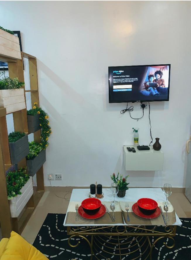 Apartmán Cozy Studio Unit In Lekki Phase 1 - Kitchen, 24-7 Light, Wifi, Netflix Lagos Exteriér fotografie
